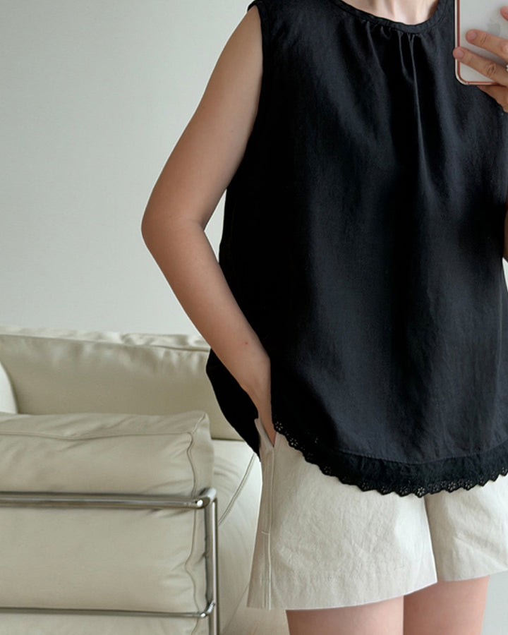 Relaxed Fit Elastic Waist Short Pants