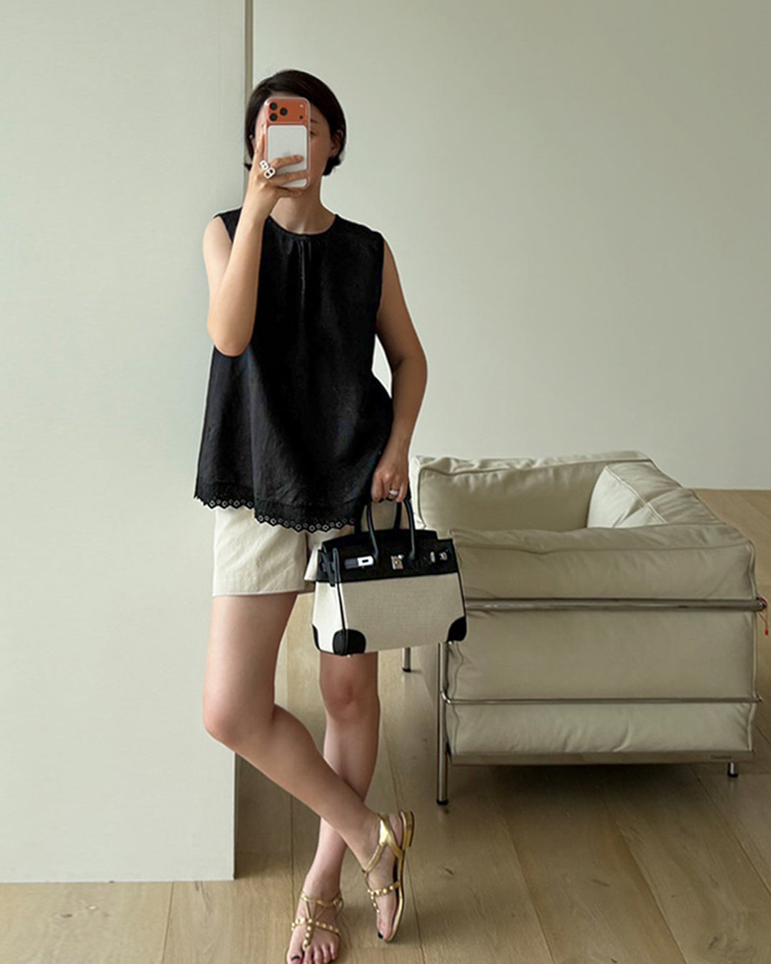 Relaxed Fit Elastic Waist Short Pants