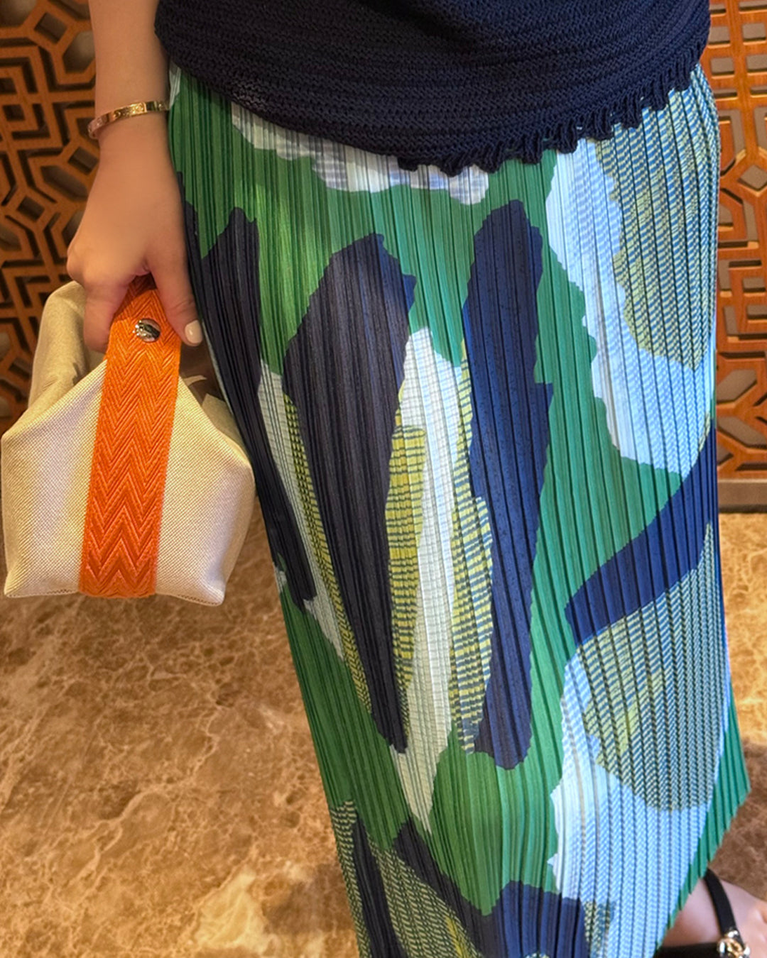 Abstract Graphic Print Pleated Midi Skirt
