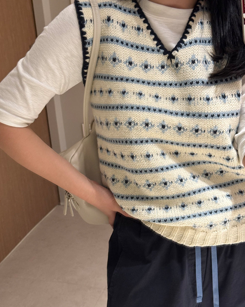 Contrast Stitched Patterned Knit Vest