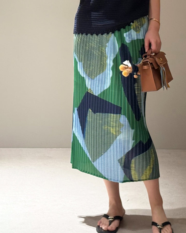 Abstract Graphic Print Pleated Midi Skirt