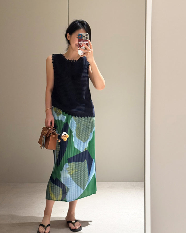 Abstract Graphic Print Pleated Midi Skirt