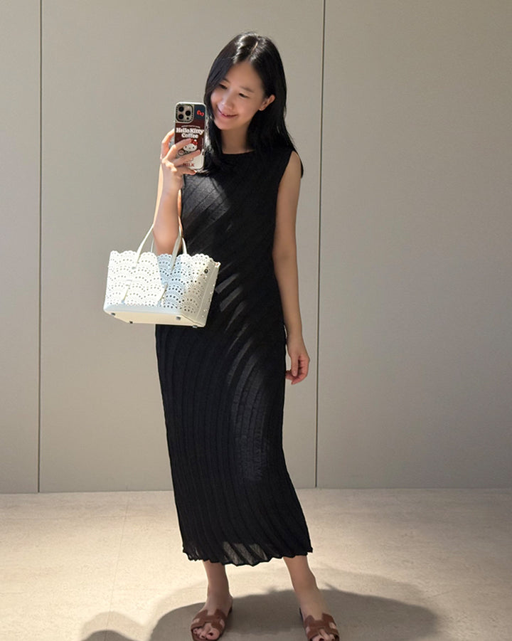 Textured Pleated Sleeveless Long Dress