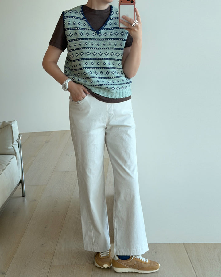 Contrast Stitched Patterned Knit Vest