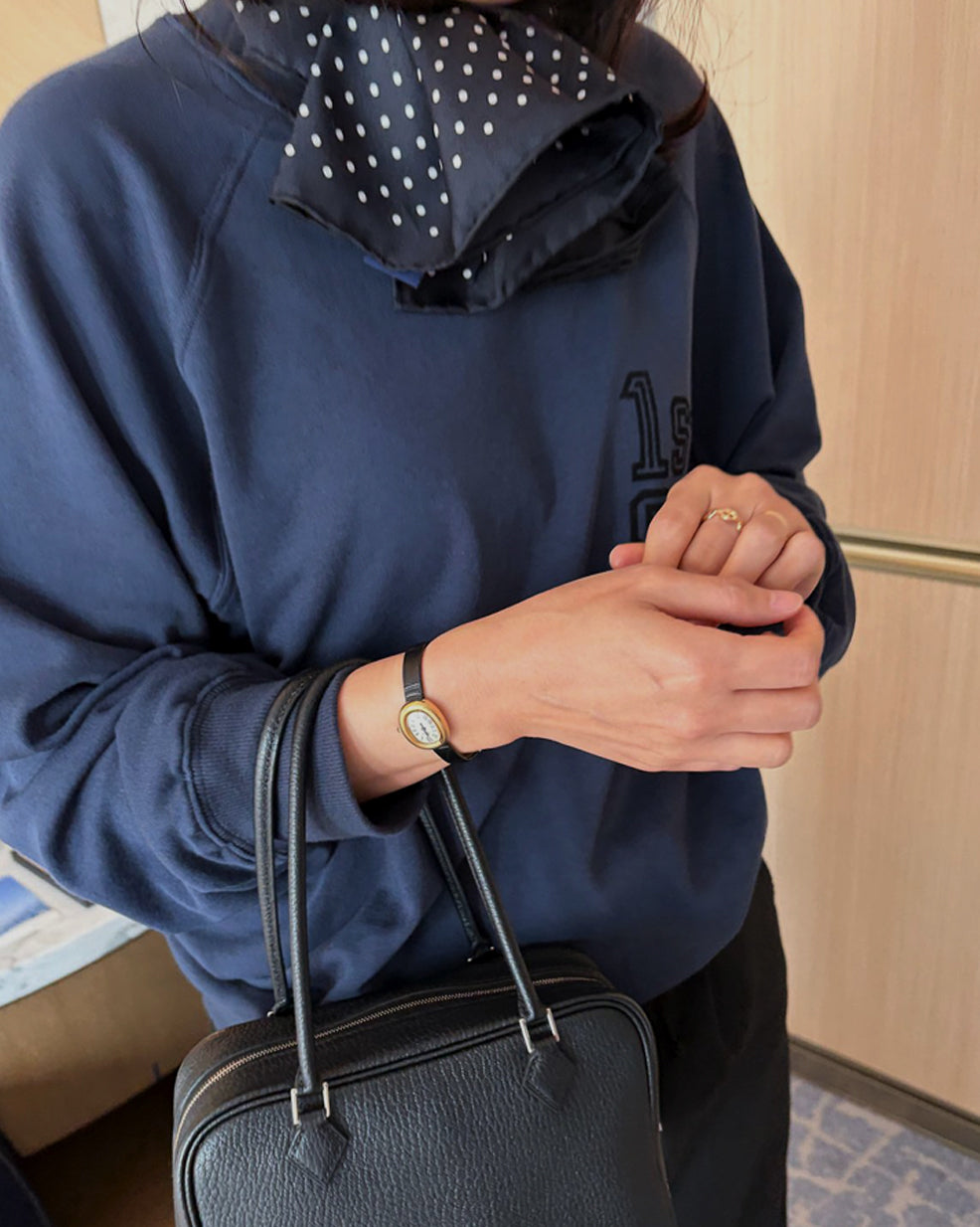 ソフトグラフィックのスウェットシャツ