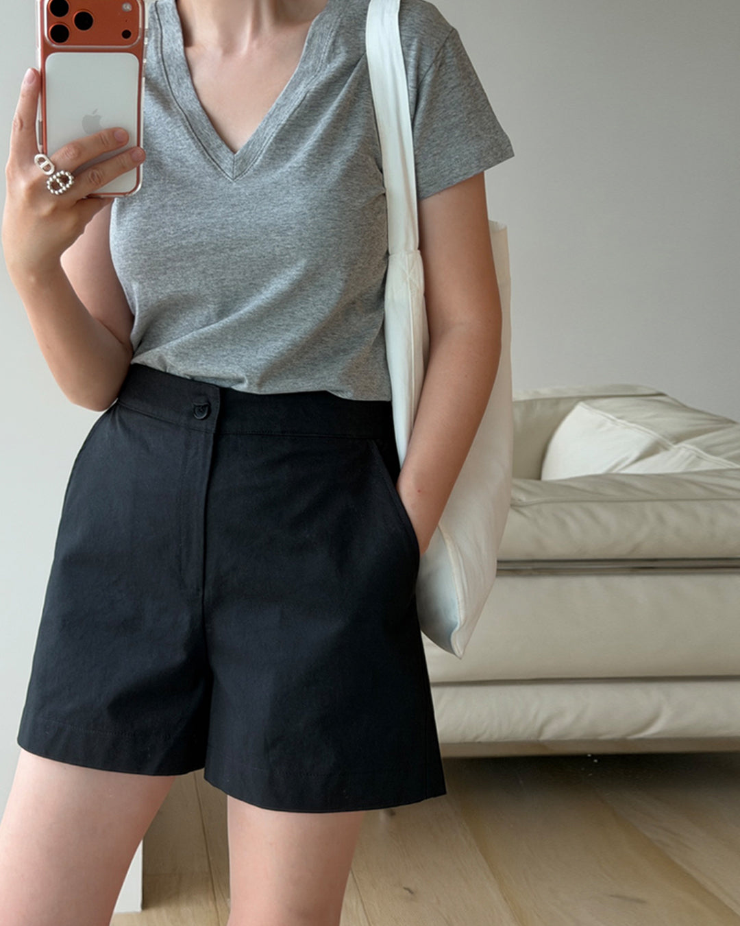 Relaxed Fit Elastic Waist Short Pants
