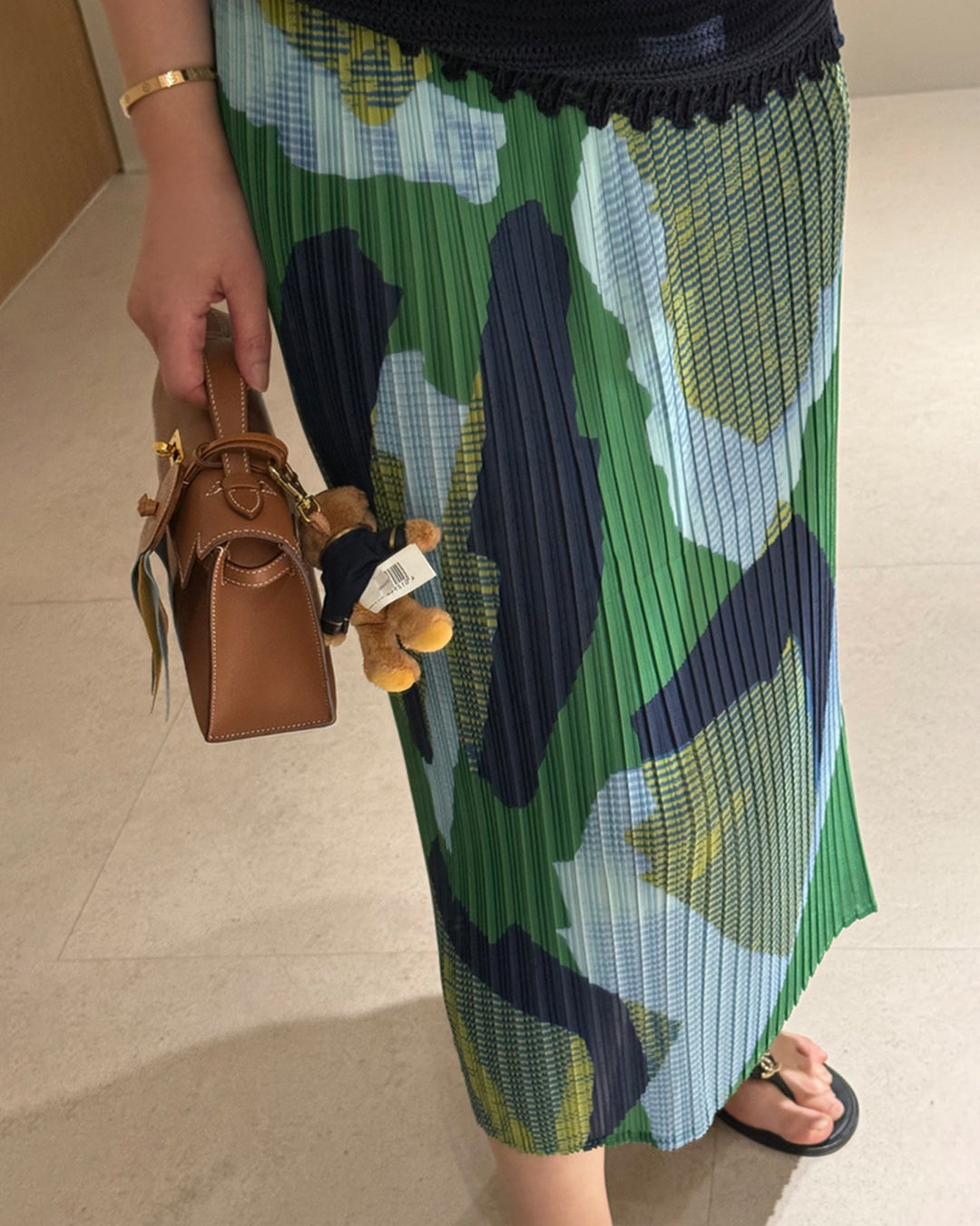 Abstract Graphic Print Pleated Midi Skirt