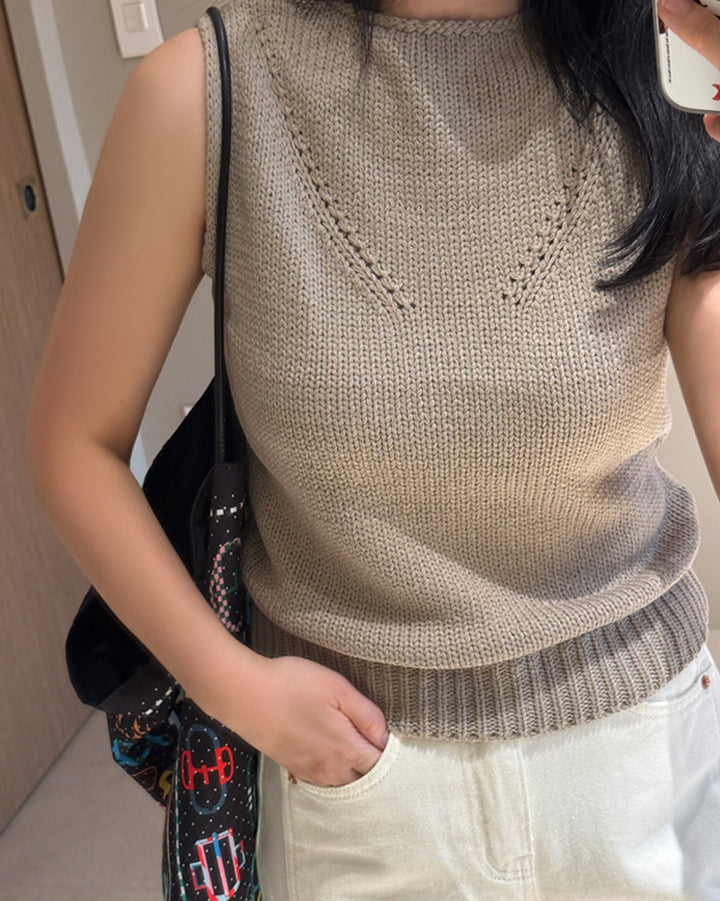 V-Detail Sleeveless Knit Vest Top
