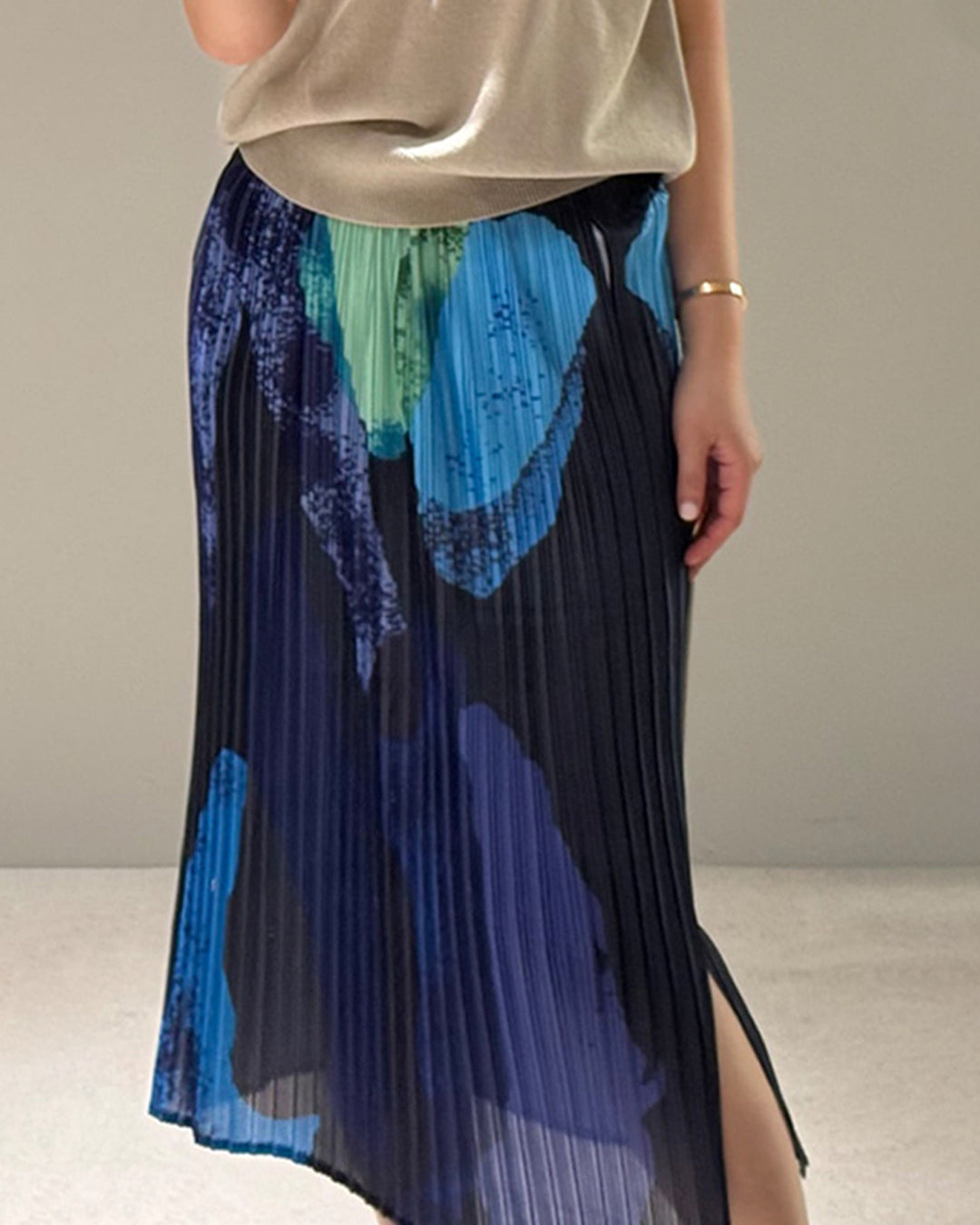Abstract Pattern Pleated Long Skirt