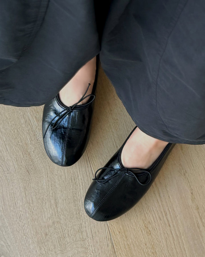 Classic Round-Toe Ballet Flats with Ribbon Bow