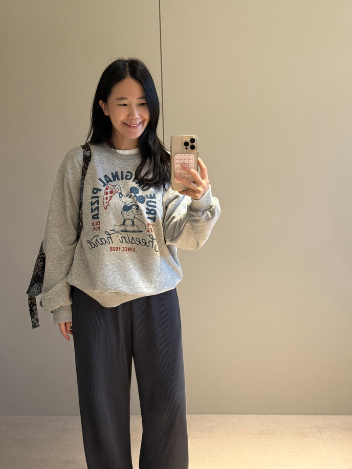 Vintage Mickey Mouse Graphic Sweatshirt