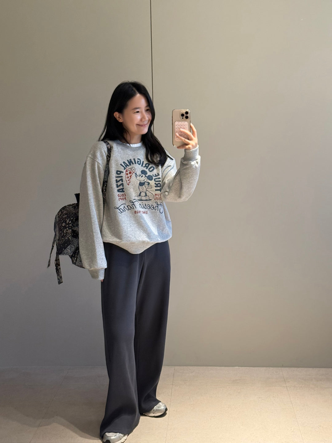 Vintage Mickey Mouse Graphic Sweatshirt