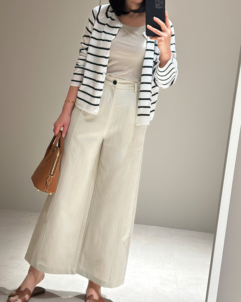 Linear Wide-Legs Pants