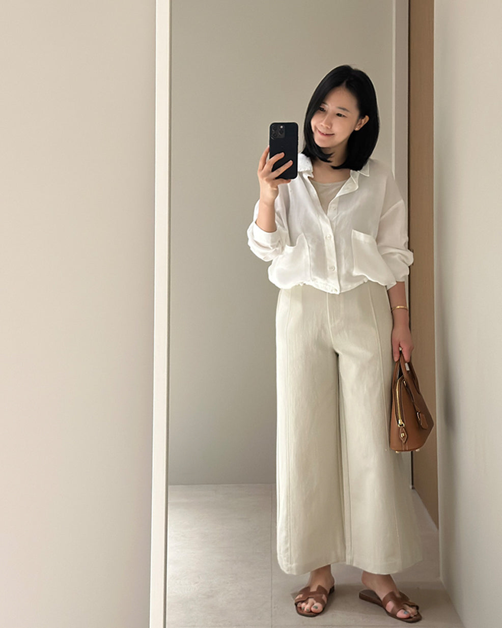 Linear Wide-Legs Pants