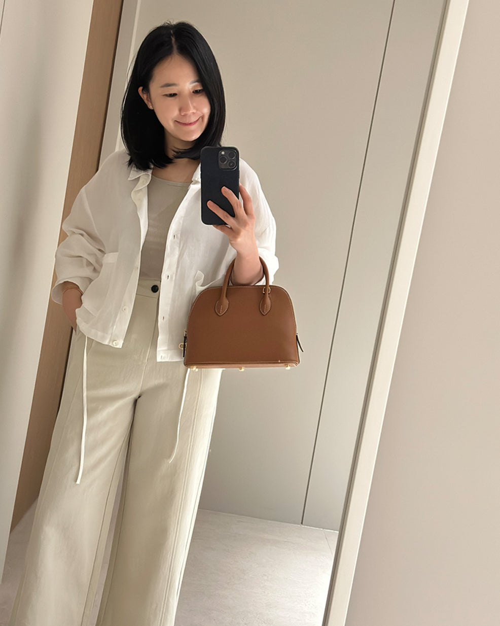Linear Wide-Legs Pants
