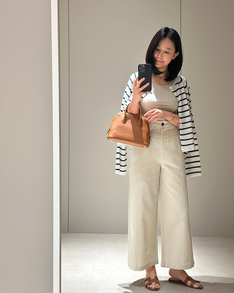 Linear Wide-Legs Pants