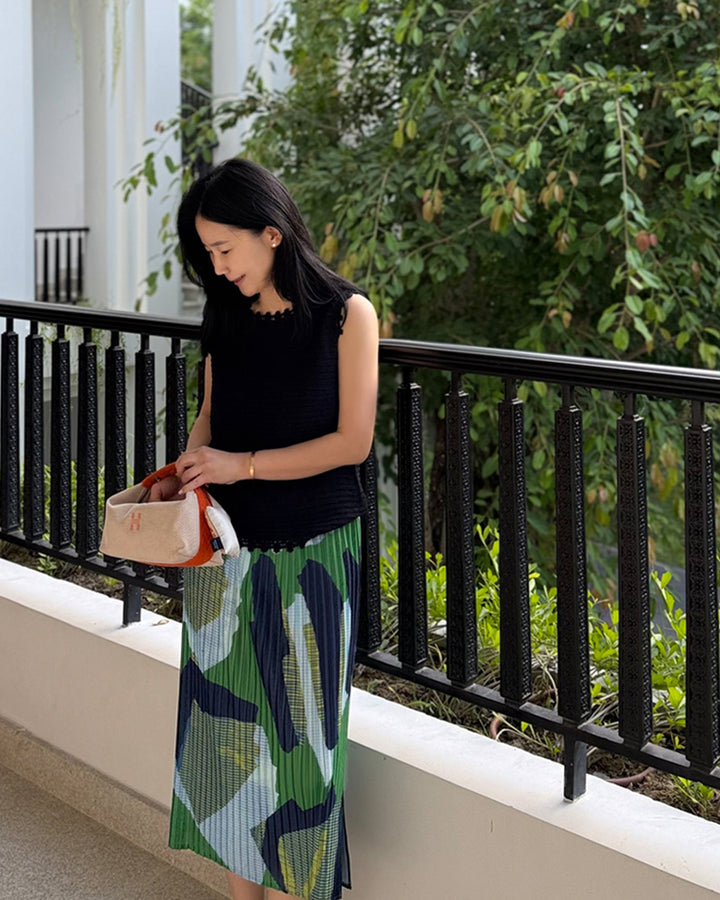 Abstract Graphic Print Pleated Midi Skirt