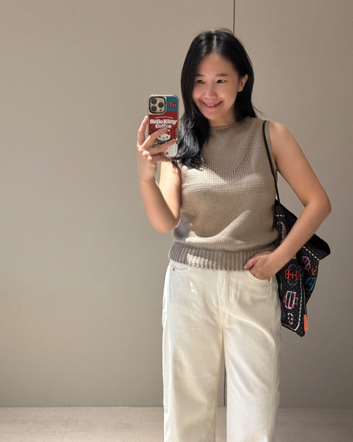 V-Detail Sleeveless Knit Vest Top