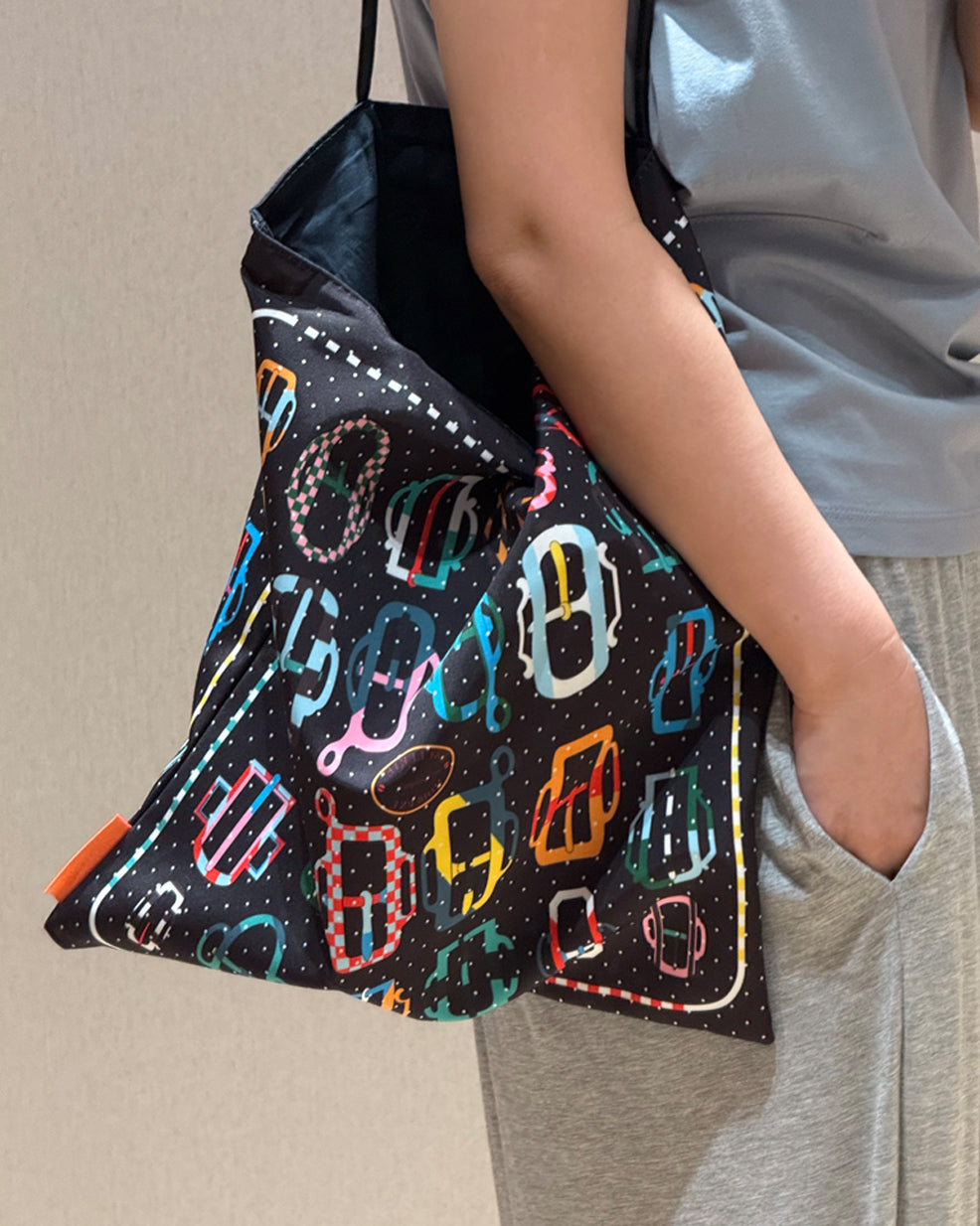 Graphic Printed Shoulder Tote Bag