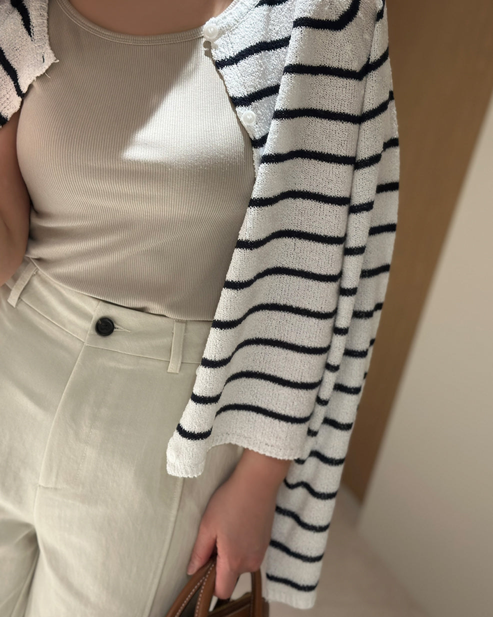 Linear Wide-Legs Pants