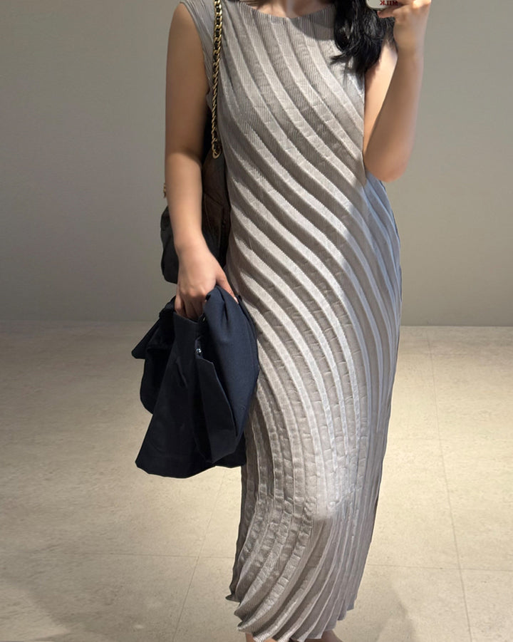 Textured Pleated Sleeveless Long Dress