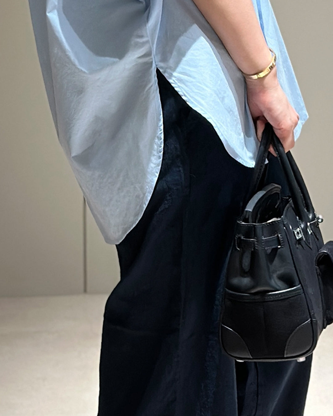 Minimalist Roll-Up Sleeve Cotton Shirt