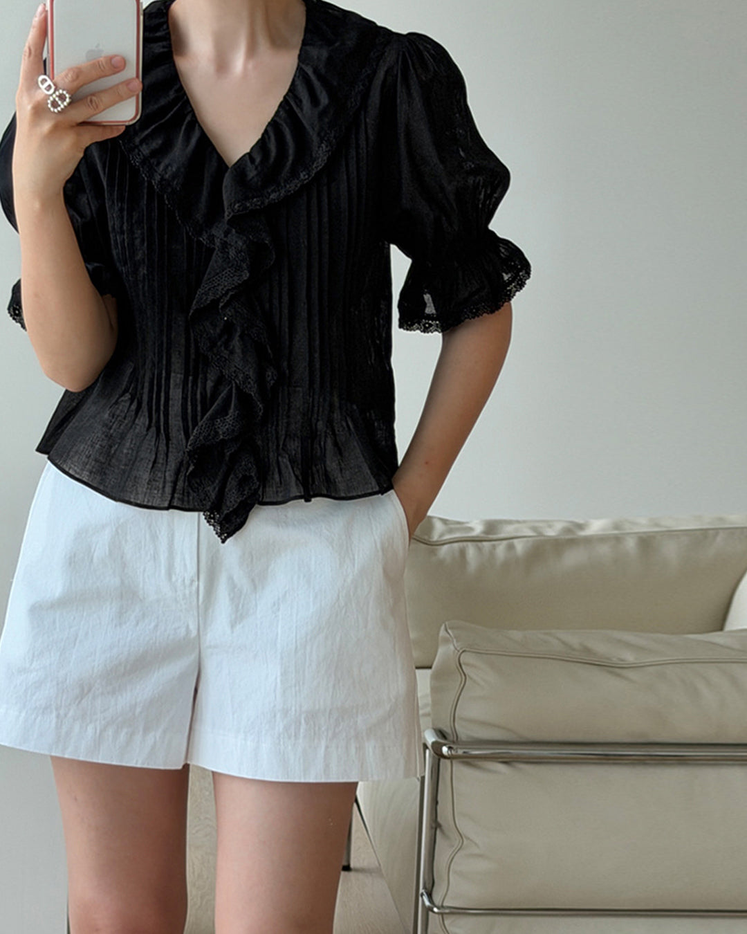 Relaxed Fit Elastic Waist Short Pants