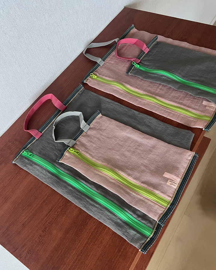 Mesh Grid Handle Pouch