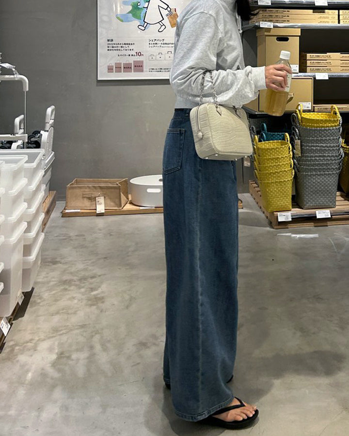 High-Waisted Barrel Wide-Leg Jeans