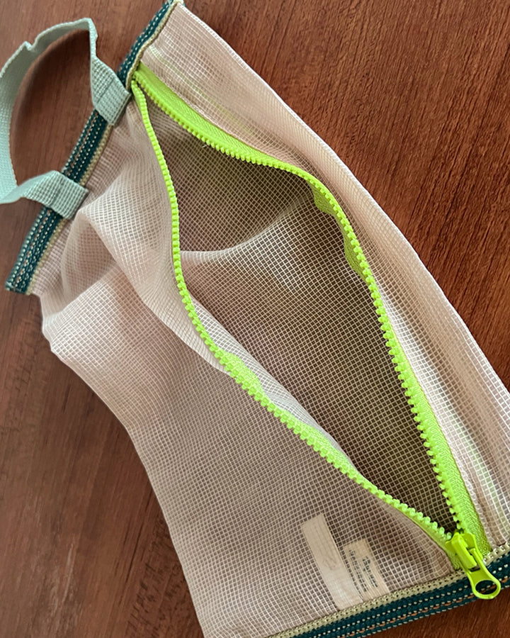 Mesh Grid Handle Pouch