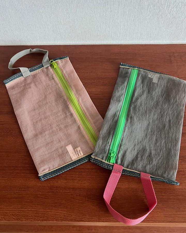 Mesh Grid Handle Pouch