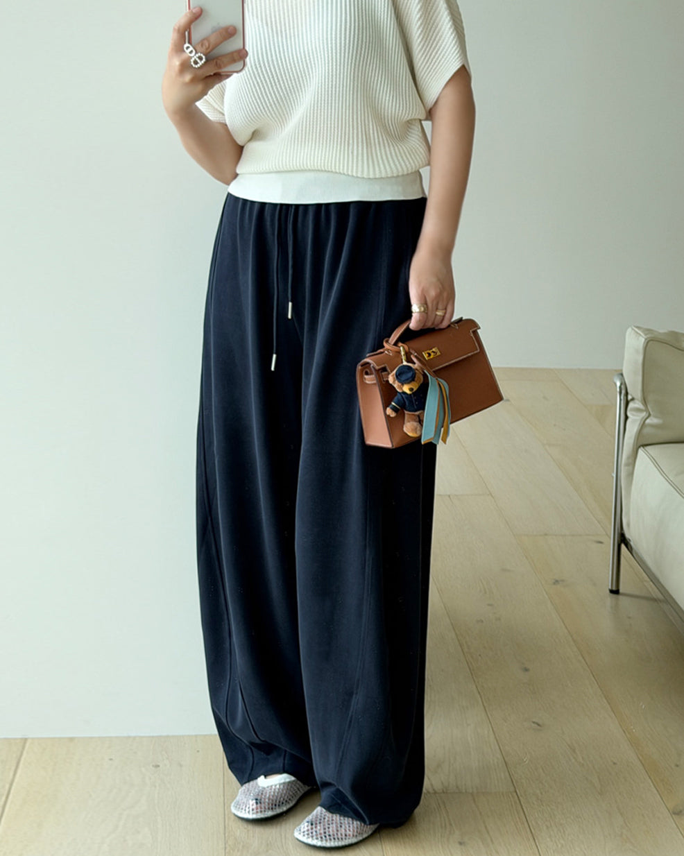 Fluid Wide-Leg Banding Trousers