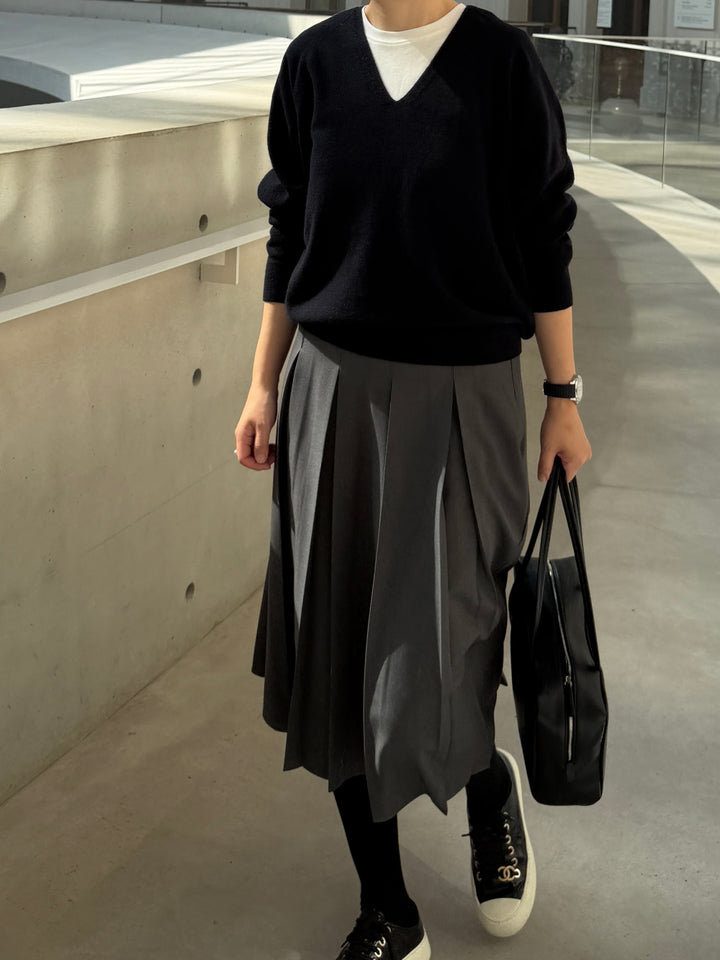 Seamless Whole-Garment V-Neck Knit（Navy）